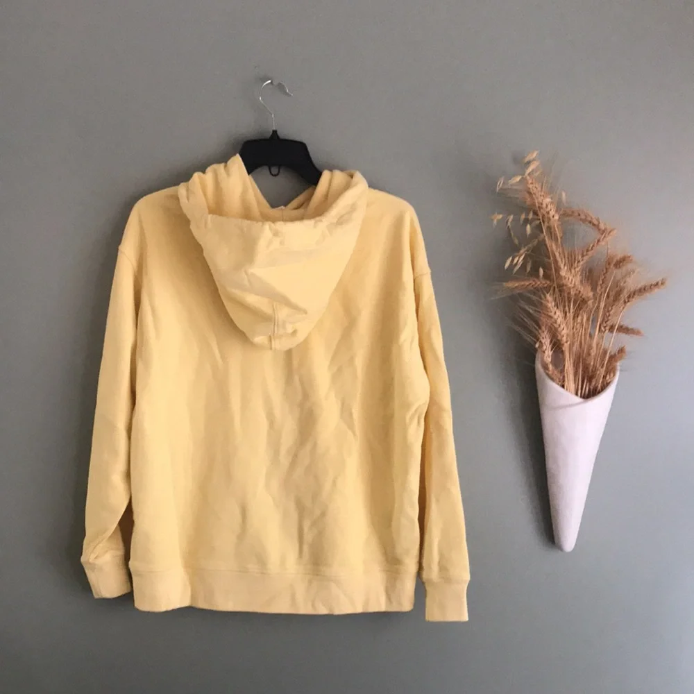 Yellow Levi’s Hoodie L. Bought In Iceland (Suitcase Lost ☹️). NWT. - Picture 2 of 5